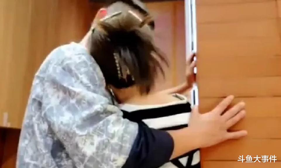 女主播|知名户外主播洪湖小肖与女主播安娜深情告别,女主播安娜竟然有喉结!