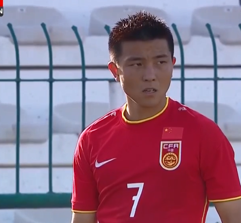 u23|4分钟连丢2球！U23国足突然崩盘吞0比3惨败，两人伤退还是输了