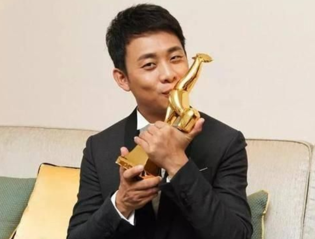 张译|44岁影帝张译代言奶粉引热议，曾表态不代言、不参加综艺！