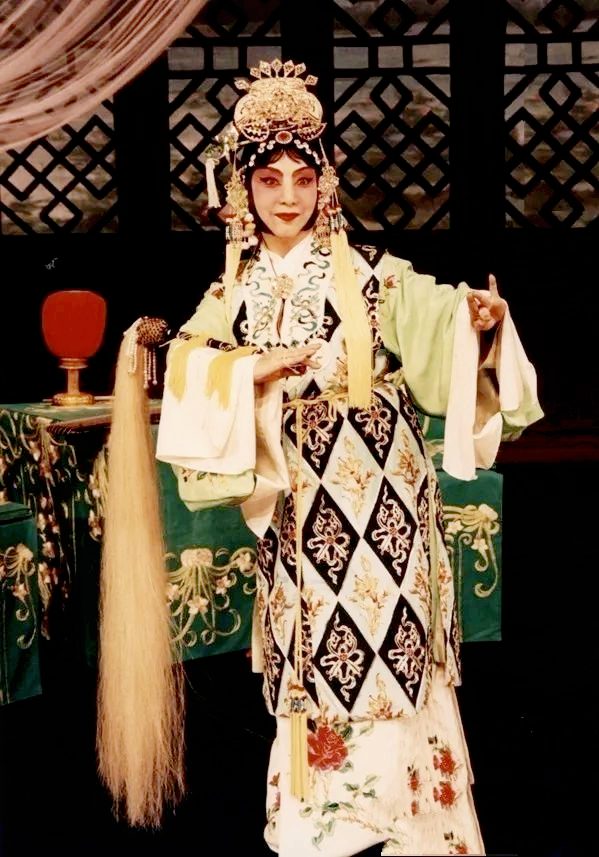 柳岩|京剧大师杜近芳：喊医学家丈夫“小哥”，浪漫的婚姻竟有泪