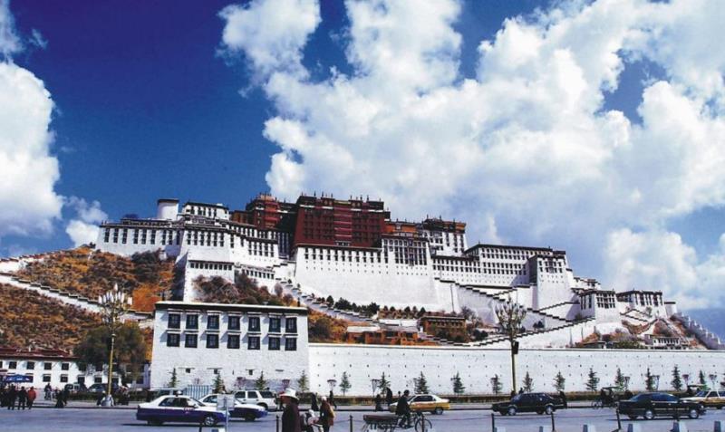 导游|情侣进藏旅游,被导游要求分房睡,原因让女孩瞬间羞红脸