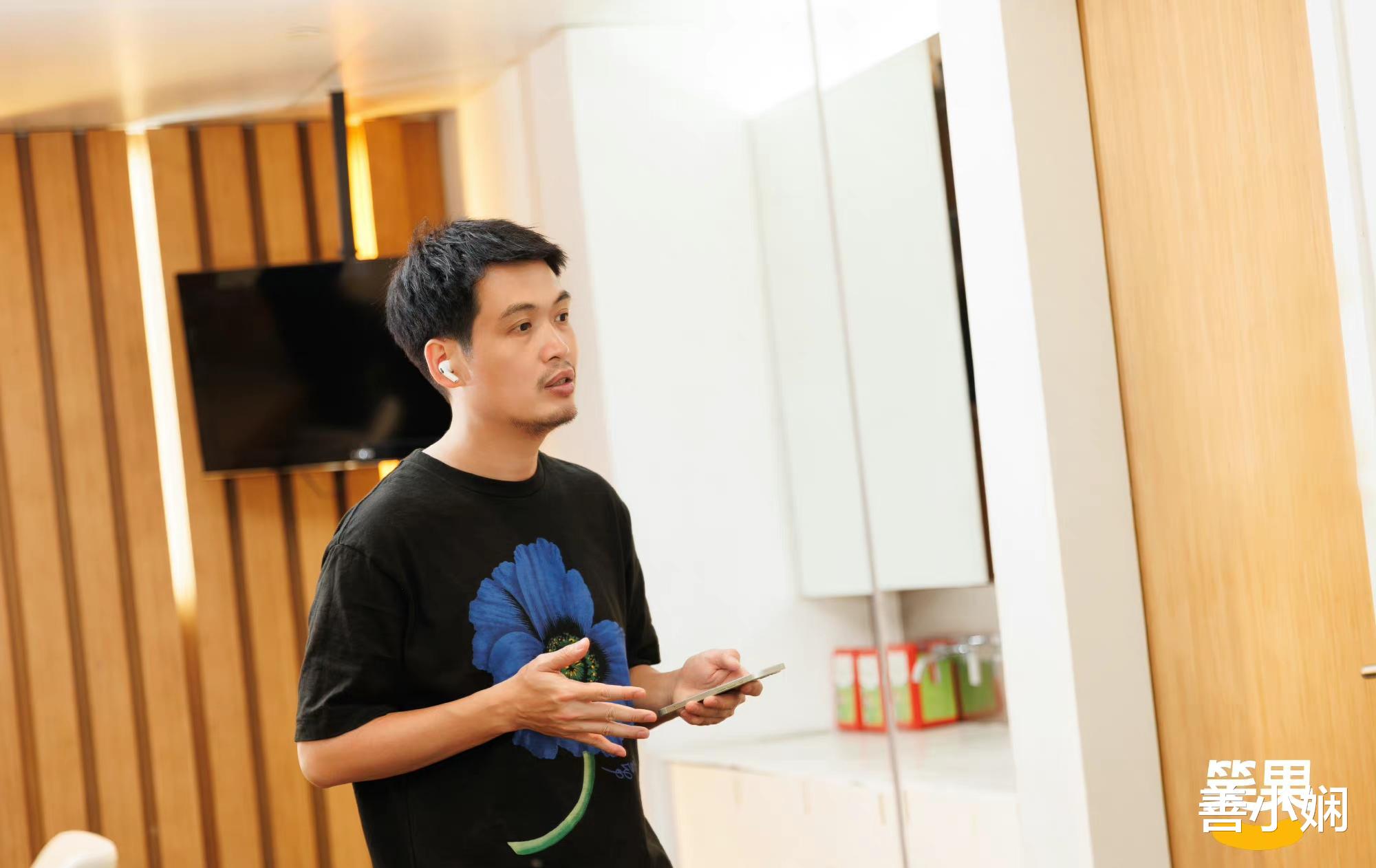 梁海源|梁海源退出《脱口秀大会》的舞台，一点都不可惜，他值得更好的