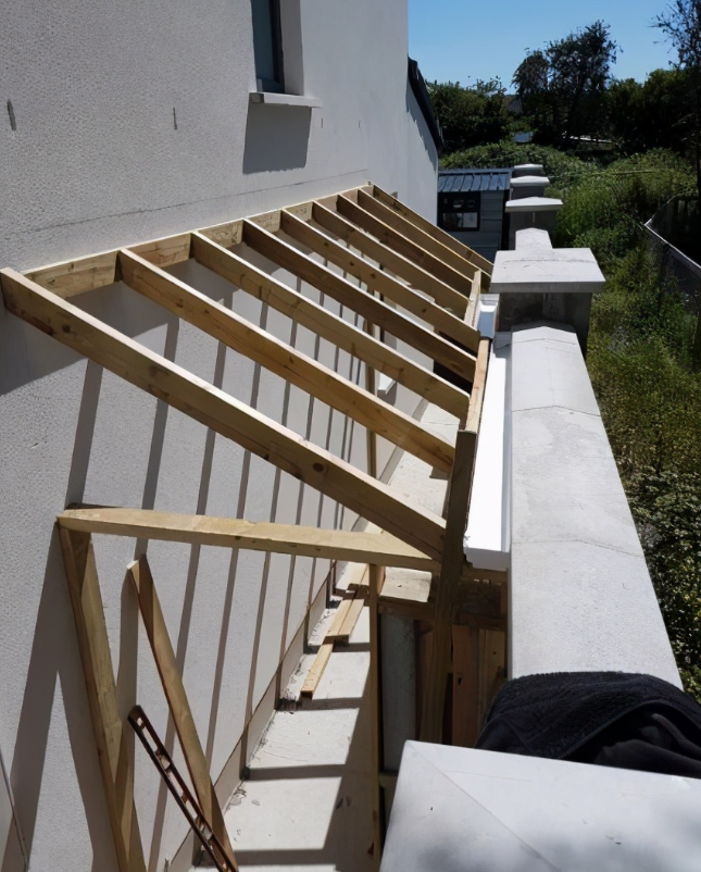 装修换个思路:阳光房挪到庭院侧边,只要1m宽,不怕晒也不挡光