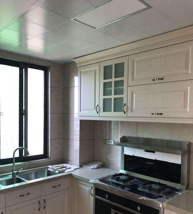 必须给师傅多加200,高橱柜低窗台,垫高后1招解决,邻居看红了眼