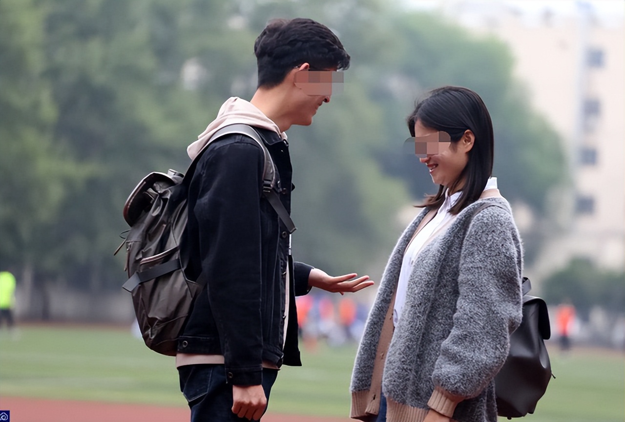 男生高考475分，女朋友640分，男生想让女生放弃厦大陪自己