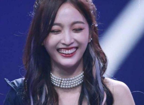 张凌赫|7位笑起来颜值反差大的明星：张凌赫褶子多、王俊凯露牙龈