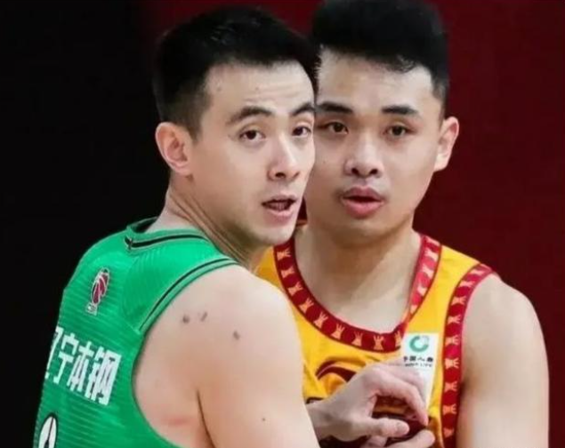 原帅|赵继伟也是女儿奴！和原帅教干女儿打响指，看懵小公主