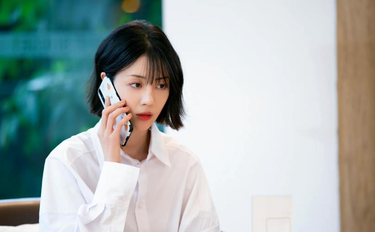 李溪芮|李溪芮糊了5年要转运了?签约新公司大有来头,掌握行业一手资源