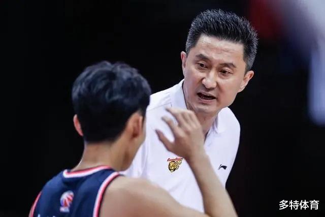 徐杰|飙中7三分，轰25+3！宏远惜败徐杰仍能抬头离场，他配得上国家队