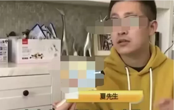 浙江,杭州,夏先生买了一款9000元钱的手表,当他发现是假货时,立即要求对方假一赔十