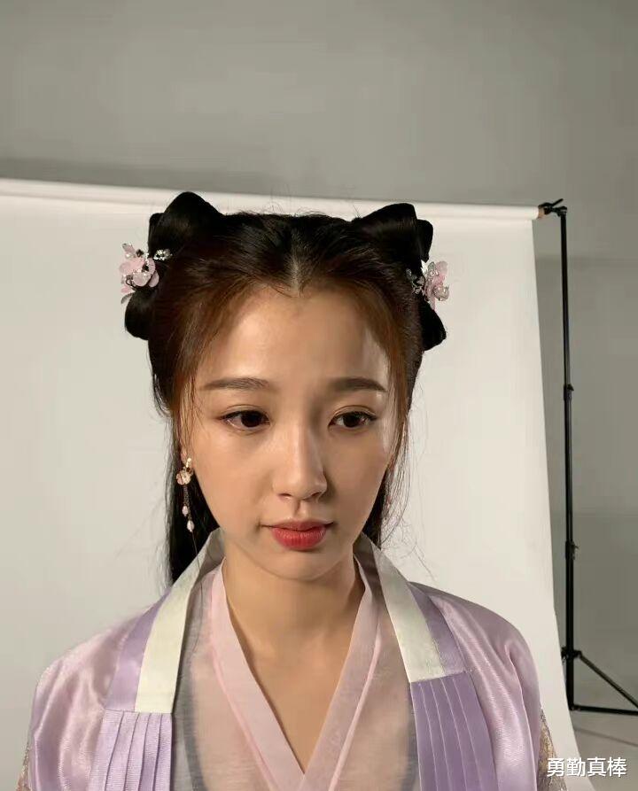 相机|虞书欣的原相机生图好真实，网友直呼：我的容貌焦虑被治好了！