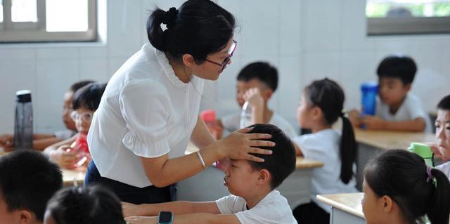 得分王|中小学教师招聘门槛再次提升，一岗难求，师范生就业遇难题