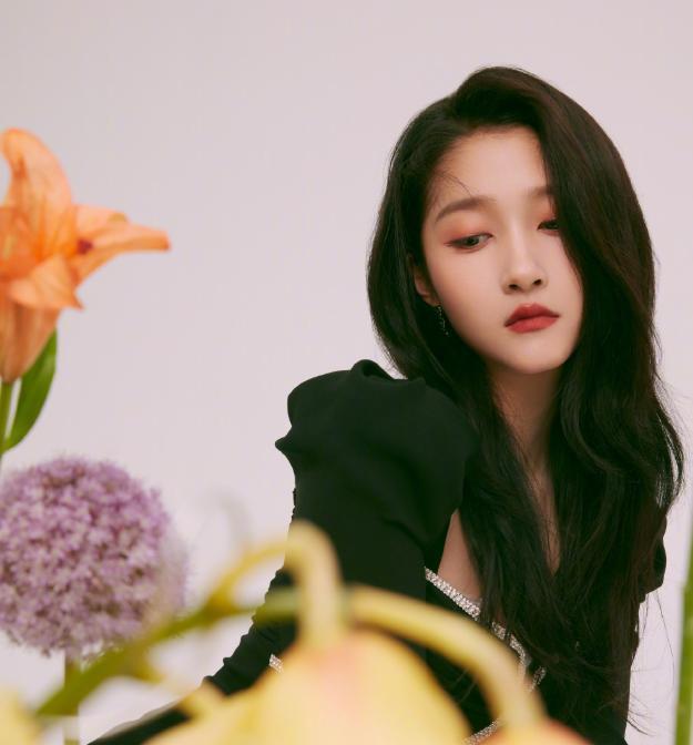 关晓彤|浙江卫视818晚会,北京大妞儿关晓彤,甜美造型照,颜值征服全网