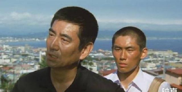 高仓健|日本影星高仓健,与小其33岁的养女同居17年,死因至今不明