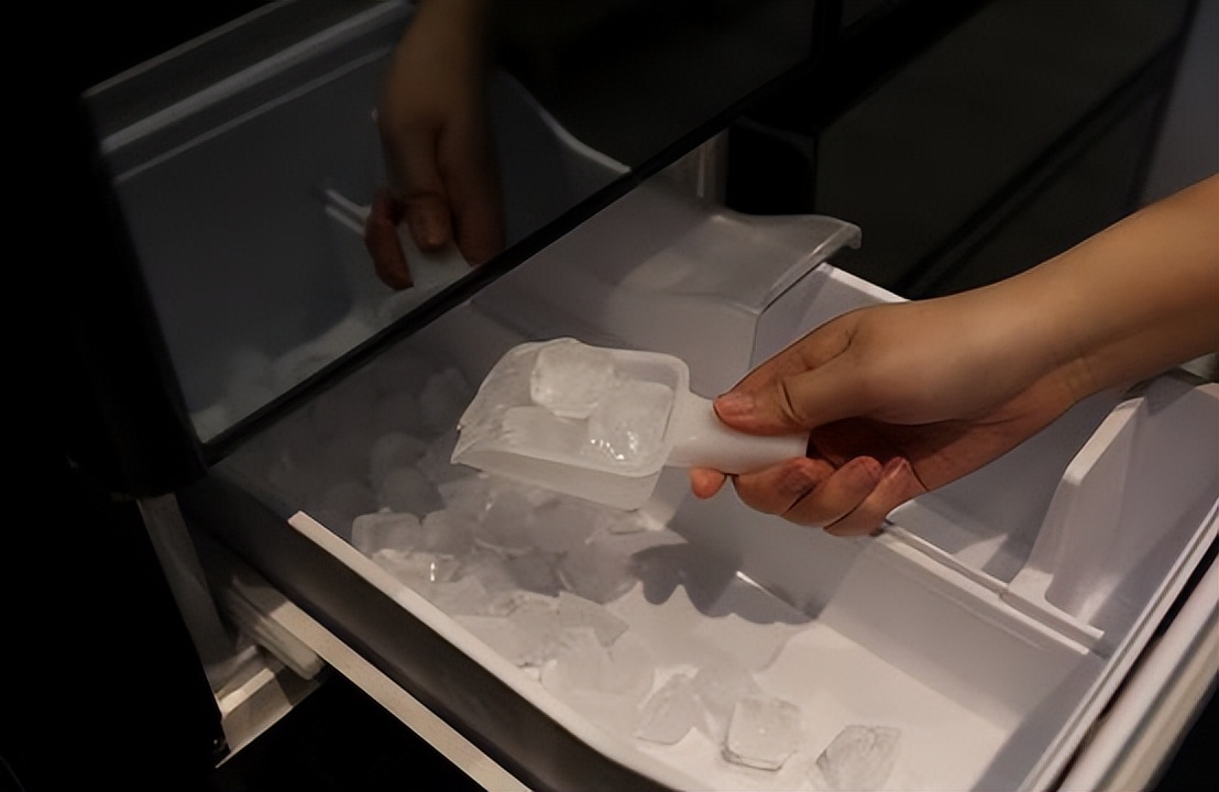 旗舰冰箱到底有多香？今天来聊聊日立R-ZXC750KC冰箱