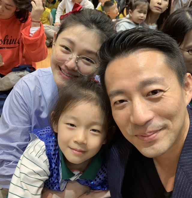 汪小菲|汪小菲十年间飞了700次,就换来前妻一句“坐牢”,还被儿子嫌弃