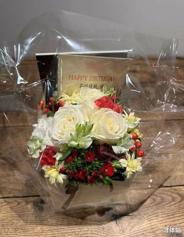 辣目洋子|石川佳纯晒美照，穿运动装宛若女高中生，29岁疑似恋爱！