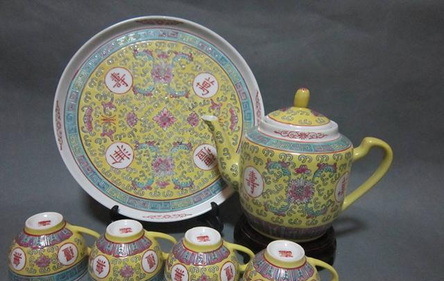 老话“客厅四不放,人旺家宅旺”,家里如果有这4样东西,扔了吧