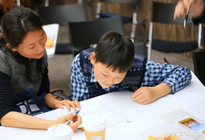 学霸|为啥医、教家庭容易出学霸?并非是基因好,而是家长会“做自己”