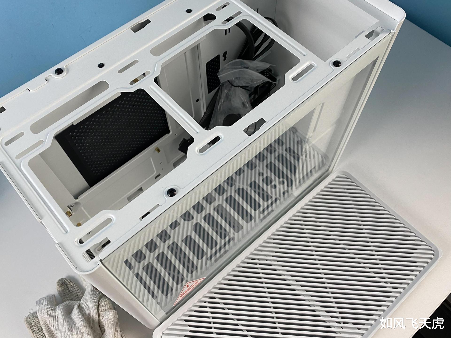 冬奥_北京冬奥|打造清爽桌面,尝试组装全白色幻彩小机箱,既简单也不简单