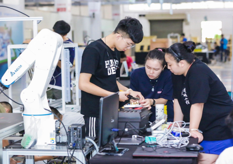 大学|上职高就是没前途？北大教授一针见血地回答，戳痛了多少家长的心