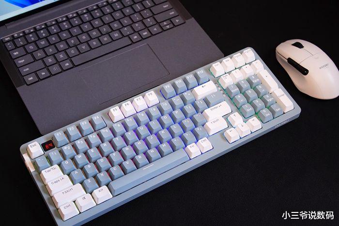 达尔优|达尔优A98机械键盘:三模连接、自研天空轴