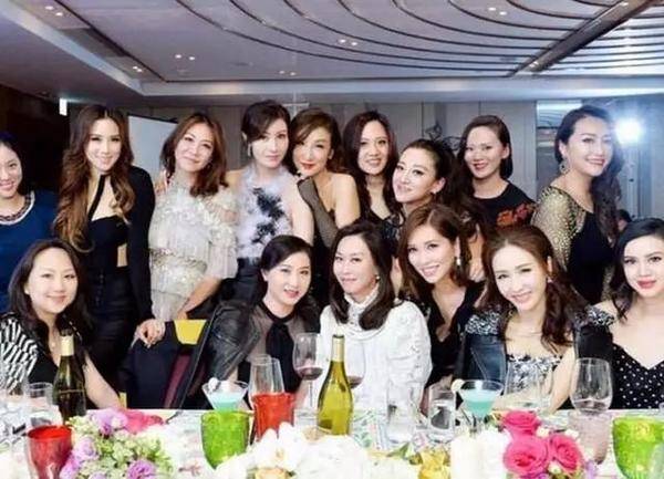 郭晶晶|“人间清醒贵妇”郭晶晶:被香港阔太圈,踢出局?