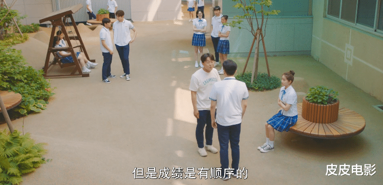 狼狗|出轨，偷情，三人行，这个女主角要改写了影史“渣女”天花板了