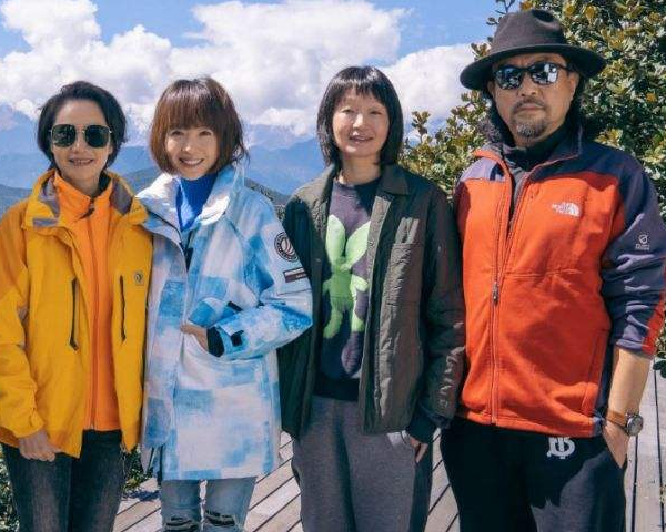 街拍|央视女主播徐俐:离婚后独自抚养孩子,再婚后儿子的举动让她泪目