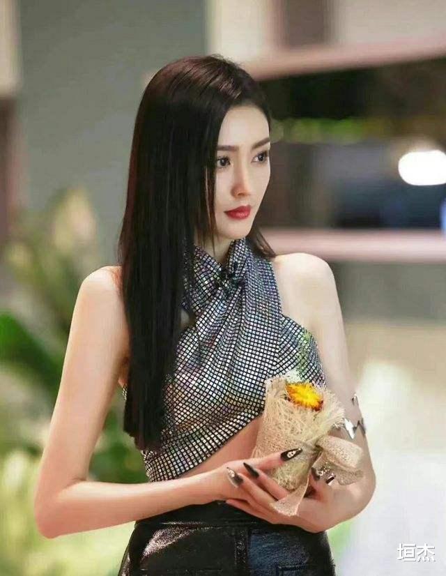 佟丽娅|10位“纸片人”女星,明明瘦成了皮包骨,为何还是乐此不疲?