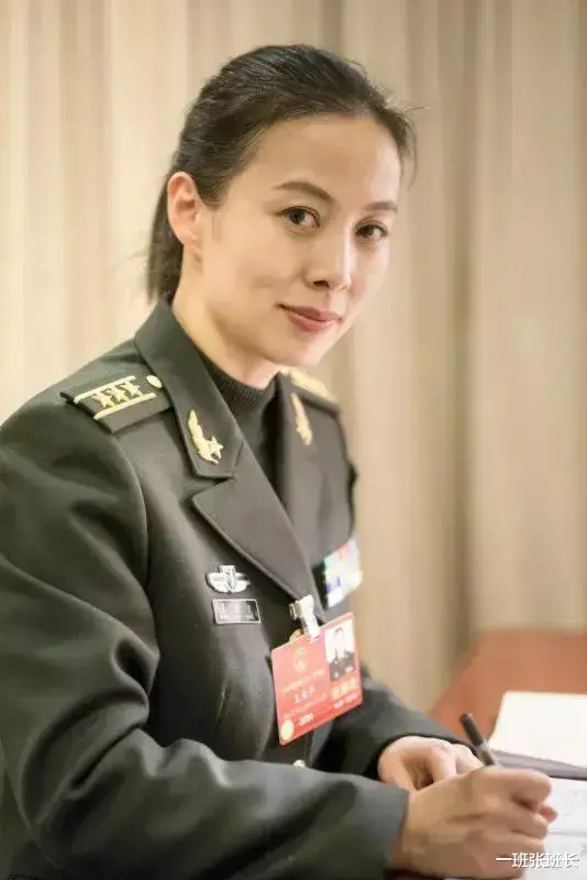 王亚平大校,获得航天公益形象大使,网友建议她要二胎