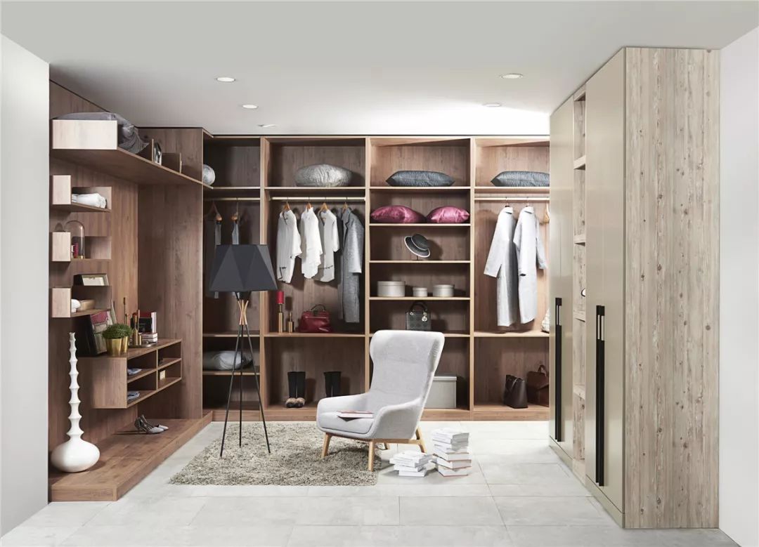 嫌弃极简风冷淡？看了这两个案例60后、90后都喜欢！你还嫌弃吗？