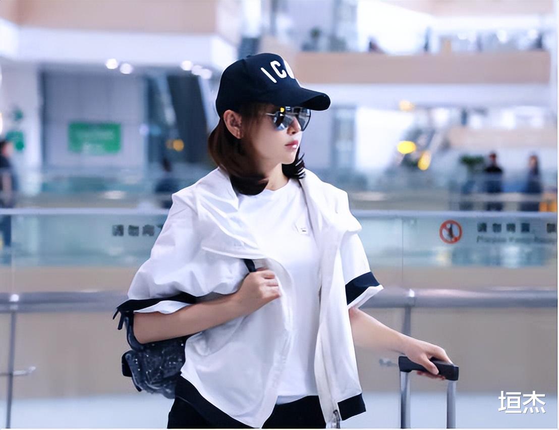 郭采洁|台上乘风破浪,台下黑料满天,一个励志综艺怎么就成\洗白大会\了