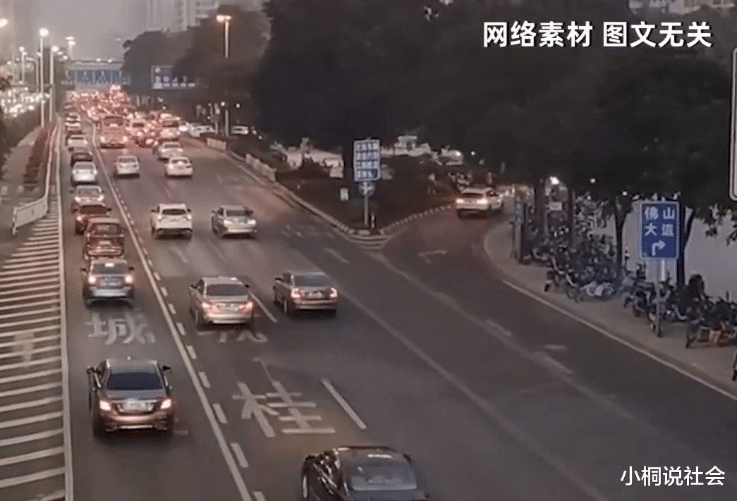 广东一网约车挂牌“开窗付380元洗车费”,乘客:不敢举报怕报复