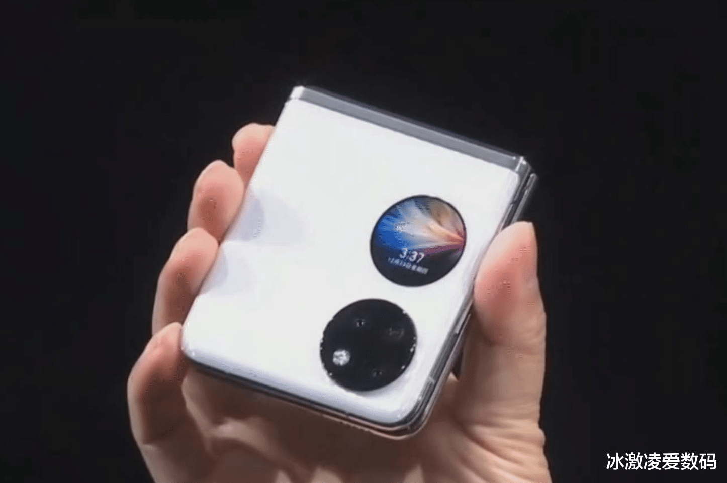 华为p50|曾经妇女节,现在女神节,华为P50 Pocket美的精致,送礼倍有面儿