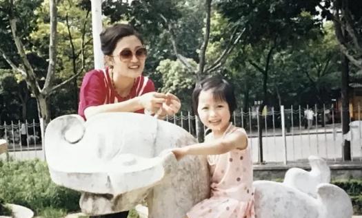 姚贝娜|姚贝娜:33岁遗憾离世,无私捐献了眼角膜,为何拒绝做化疗?