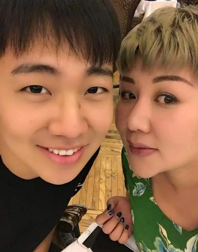 郭麒麟|郭麒麟:拍戏被意外炸飞,遭王惠骂哭后,全款秒提了辆400万豪车