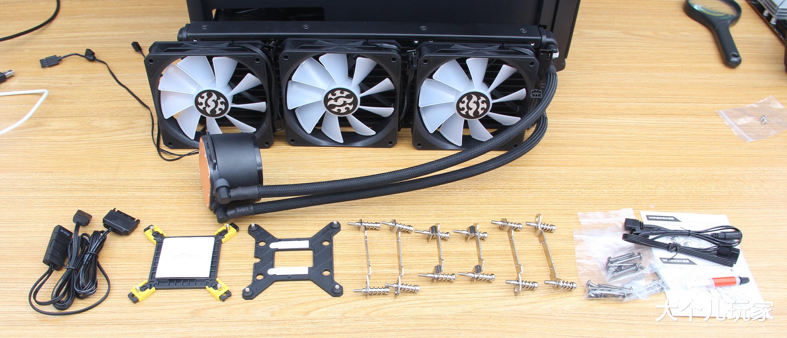 C++|“信仰装机”的真谛，颜值协调性远大于“大杂烩”的高定制电脑