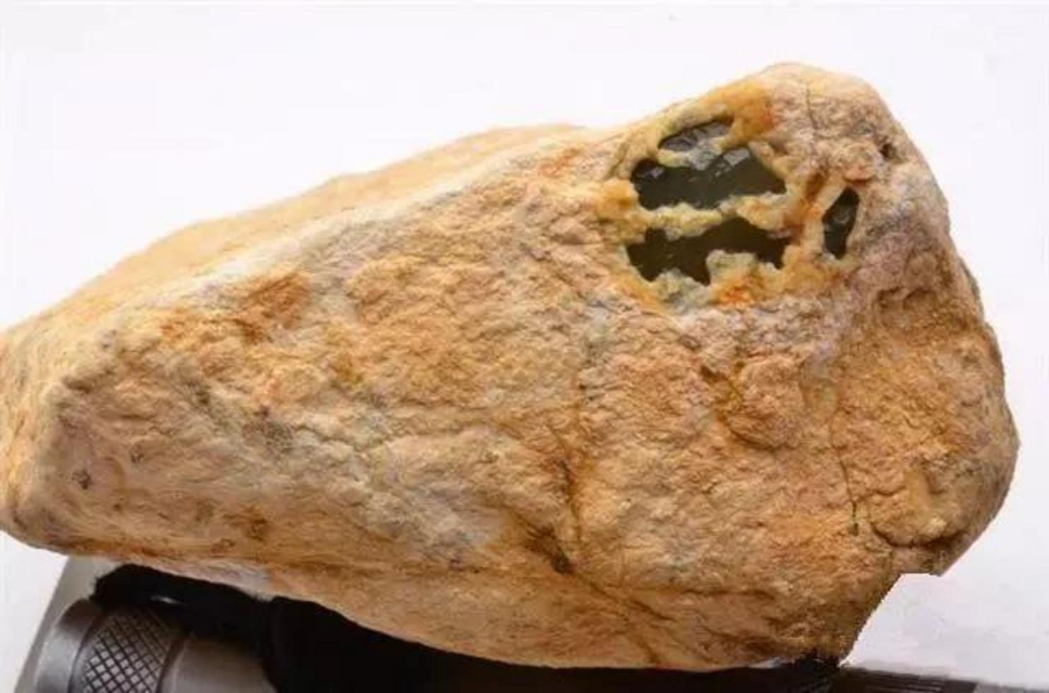 宁夏|翡翠原石不可乱切，这些方法你都了解吗？