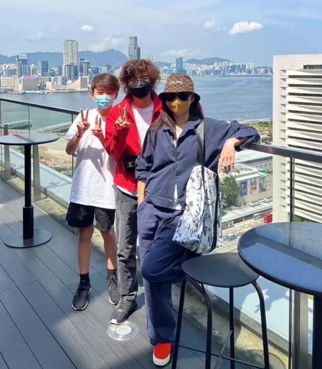 张柏芝|Lucas与继父关系亲密胜过谢霆锋,张柏芝疑与三胎生父带孩子逛街