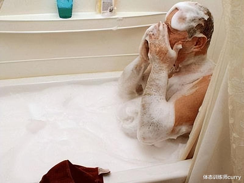 疾病|为什么上了岁数身上总有股味?提醒:人到50岁,建议多做5个行为