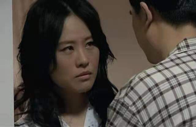 宋思明|重温《蜗居》原著:姜淼淼的故事让我明白,女人一定不要轻贱自己