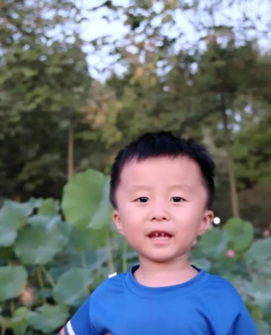堂嫂发姚策姥姥录音,田静晒娘家全家福,北海舅引争议,潘律开会