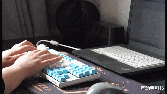 键盘|太过分了，颜值出众，性能更出众！杜伽K320w 真实上手