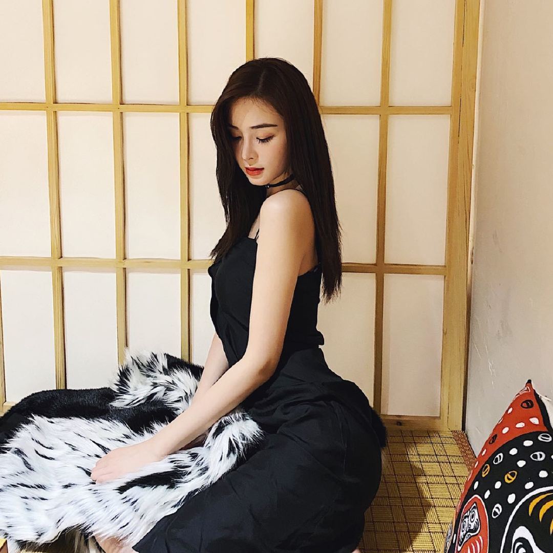 大S|对大S念念不忘？汪小菲深夜醉酒直播，床头仍摆放着与大S的合照