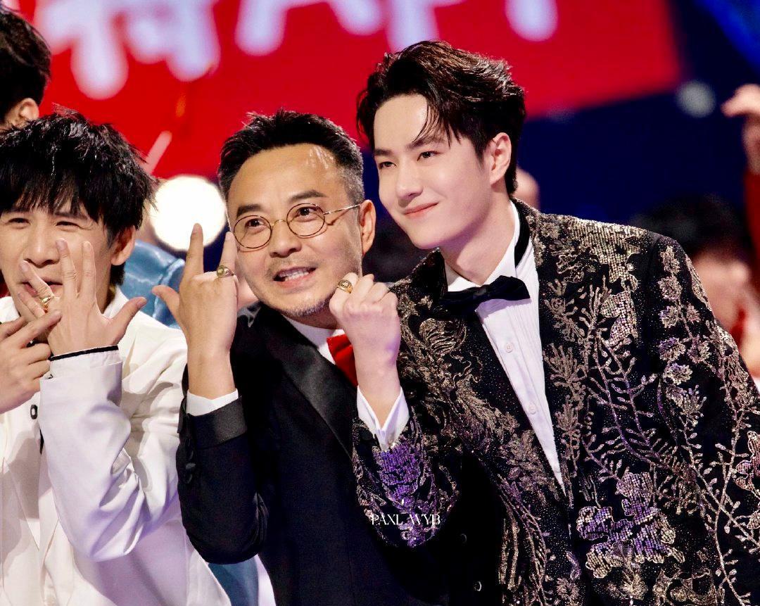 王一博|王一博与芒果台分道扬镳，一整年没有任何合作，跨年夜锁定东方