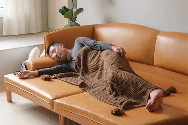 案例:女空姐为追富二代做男友,不惜灌醉闺蜜三人过夜