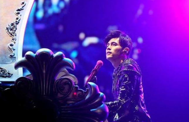 周杰伦|周杰伦2020年演唱会延期，2023年再见