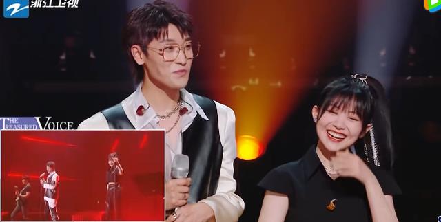 赖美云|赖美云、张赫宣反差萌合唱,迷之走位太好笑,张碧晨诙谐点评