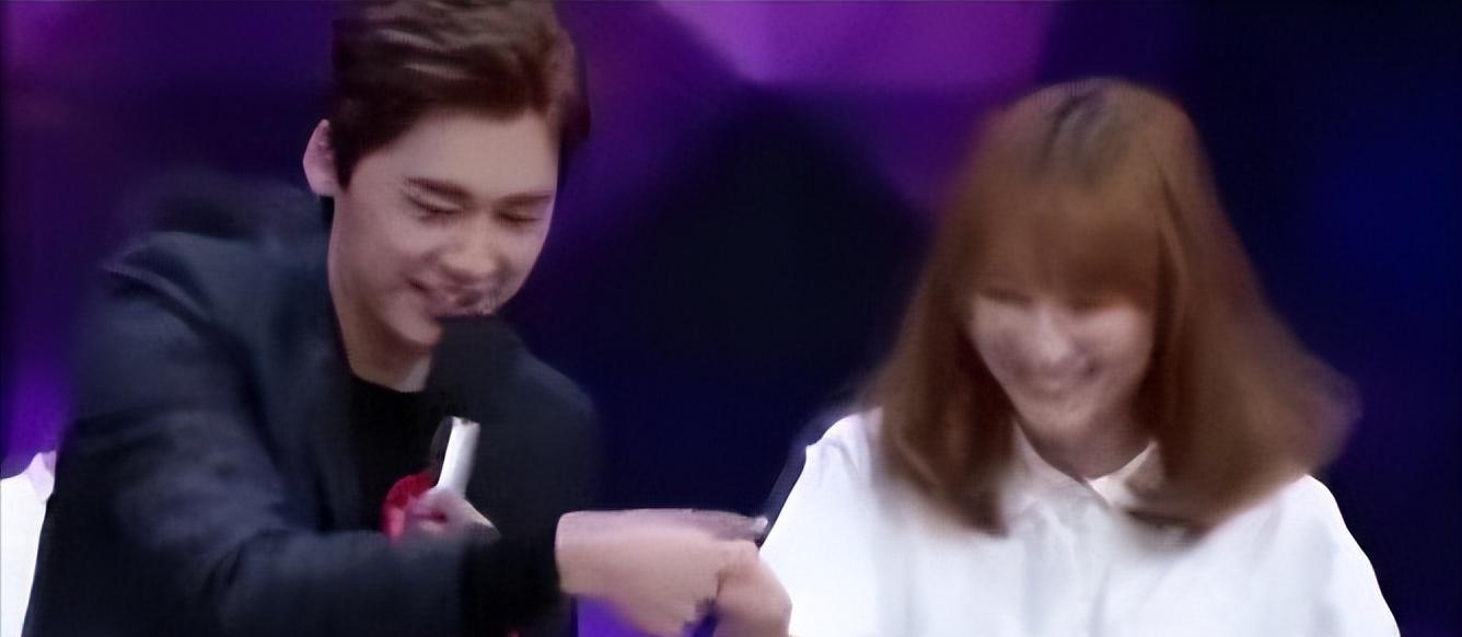 吴昕|李某峰污秽的感情史！没房被韩国女人抛弃，为攀吴昕连上12次快本